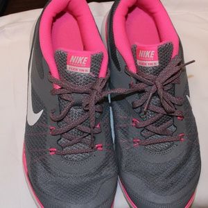 Nike Flex Trainer 5 Women’s Sneakers Size 9